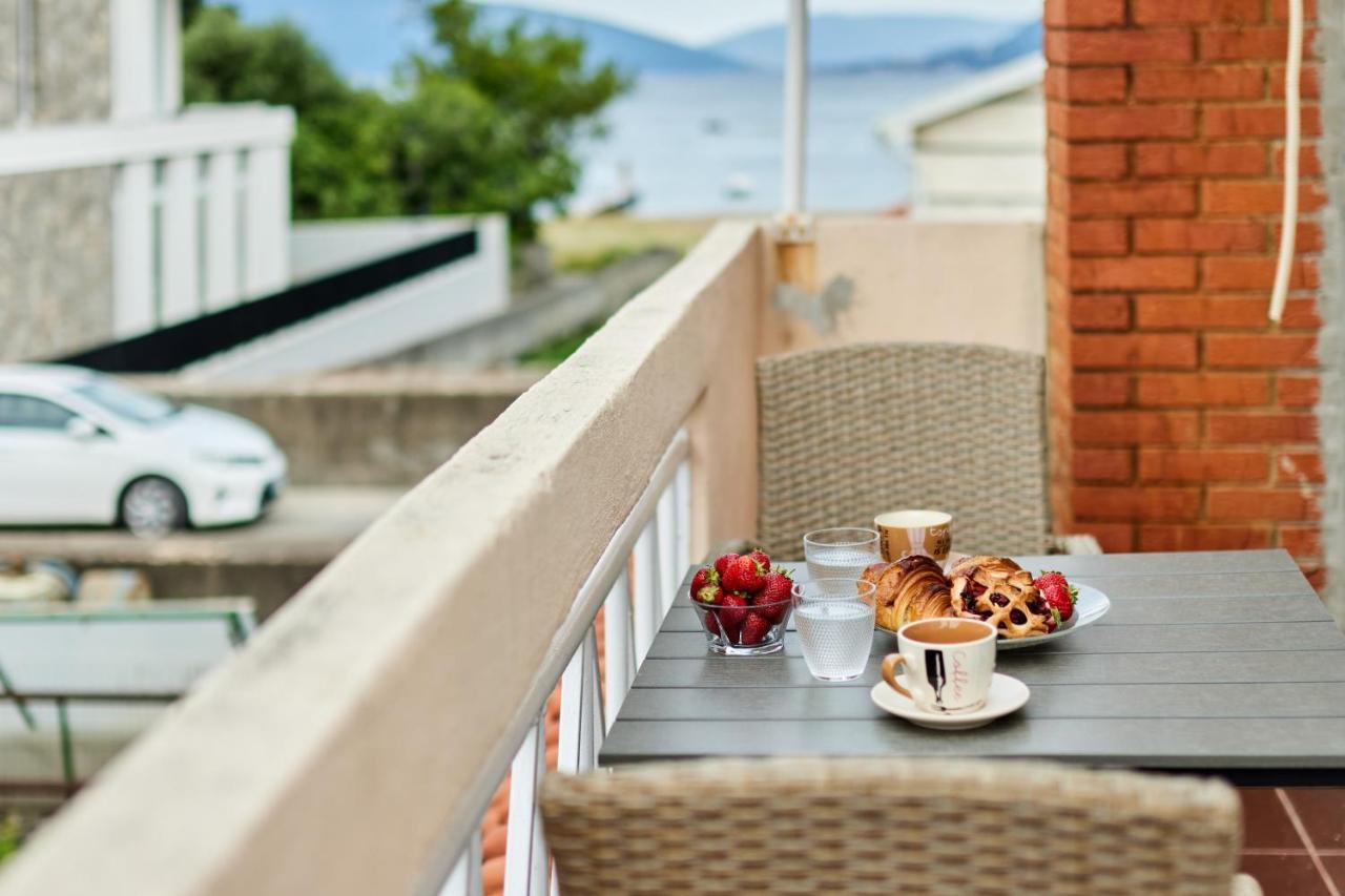 Waikiki Beach House Villa Tivat Eksteriør billede