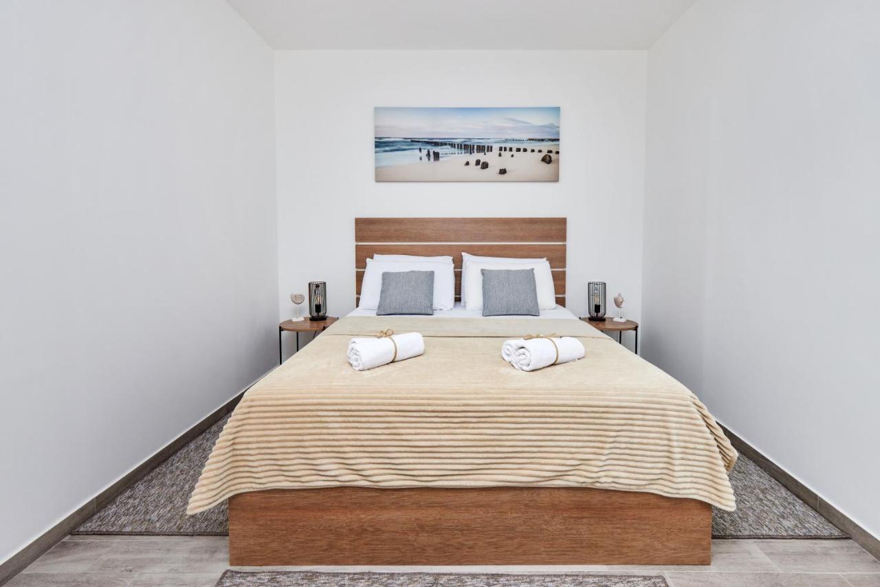 Waikiki Beach House Villa Tivat Eksteriør billede