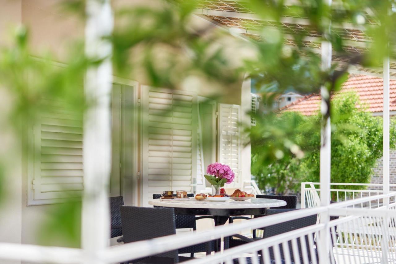 Waikiki Beach House Villa Tivat Eksteriør billede