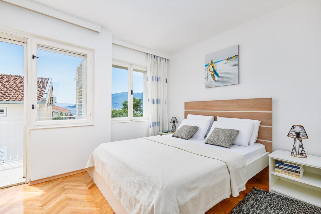 Waikiki Beach House Villa Tivat Eksteriør billede