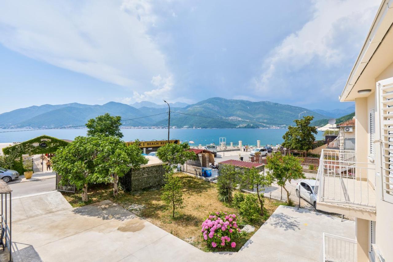 Waikiki Beach House Villa Tivat Eksteriør billede