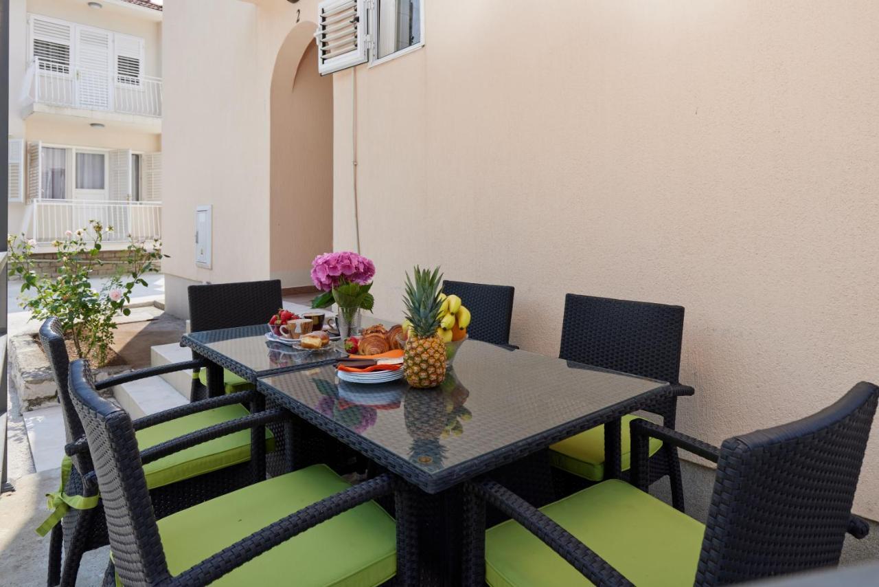 Waikiki Beach House Villa Tivat Eksteriør billede