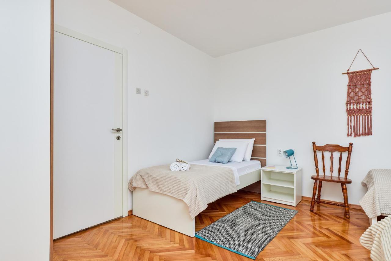 Waikiki Beach House Villa Tivat Eksteriør billede