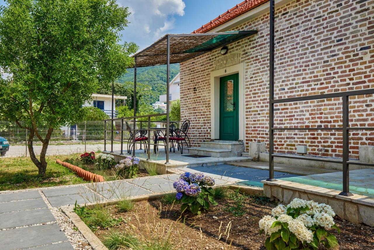 Waikiki Beach House Villa Tivat Eksteriør billede